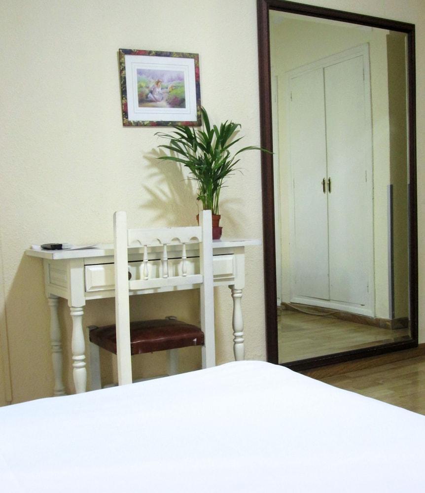 Jeronimos Y Terraza Monasterio (adults Only) 2*