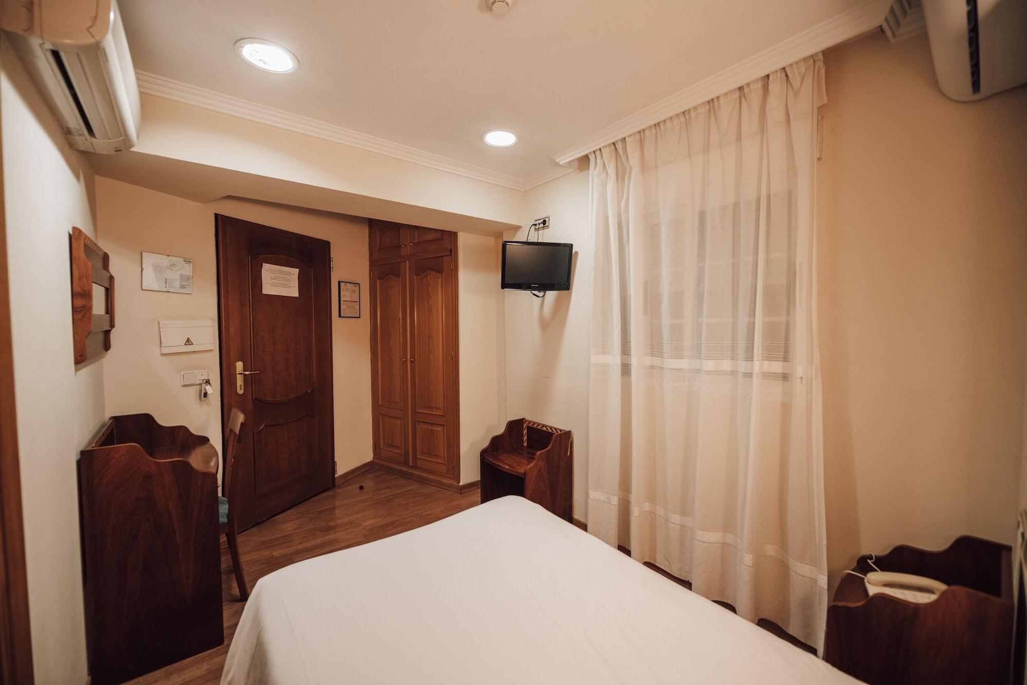 Hotel Jeronimos Y Terraza Monasterio (adults Only) 2*